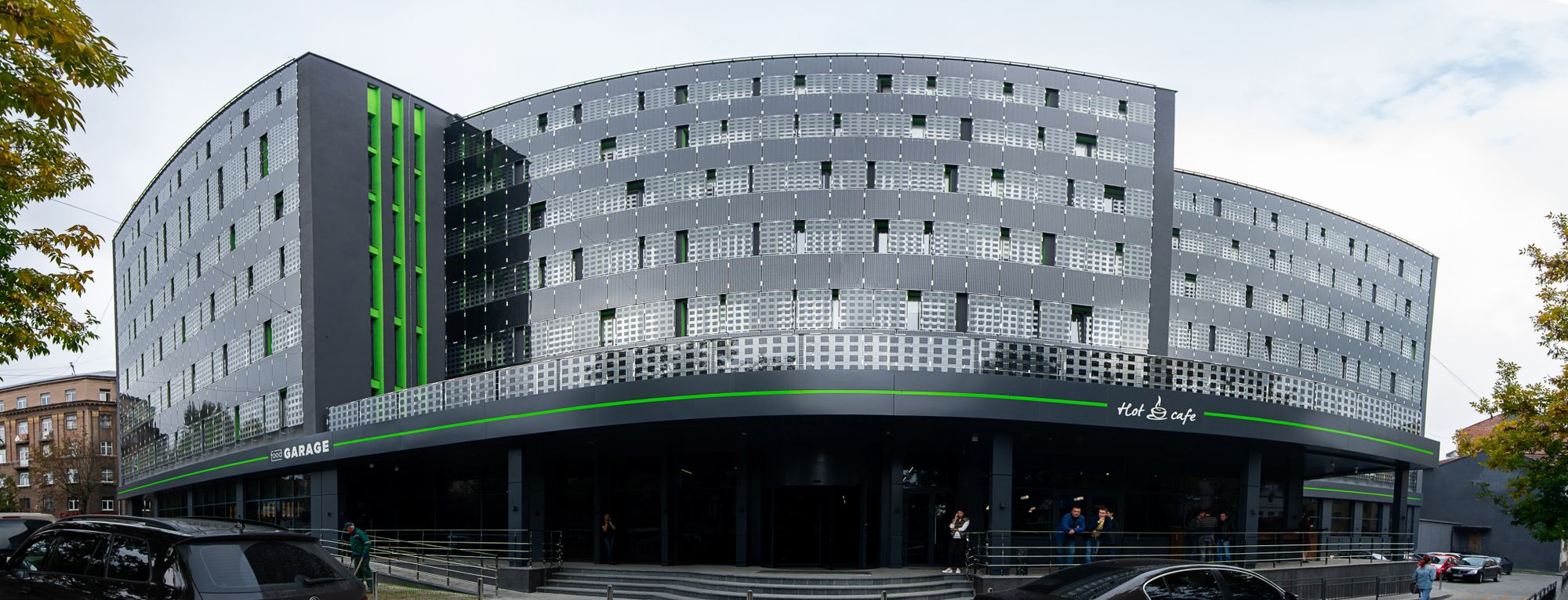 Главный офис OKKO во Львове оборудован фасадной солнечной электростанцией на 1000 панелей