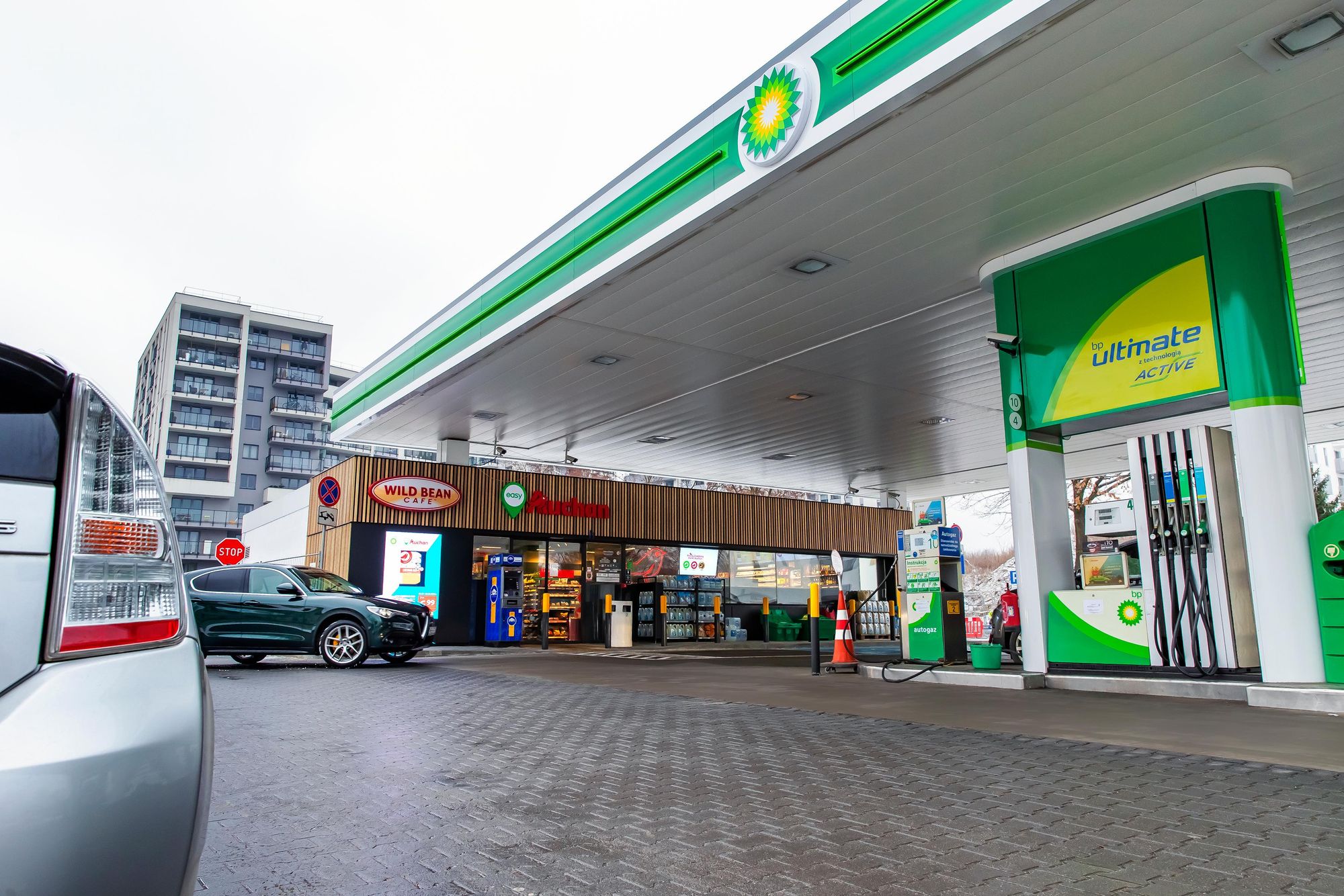 В конце 2020 года bp и Auchan Retail Polska начали стратегическое сотрудничество на польском рынке – магазин Easy Auchan на АЗС BP