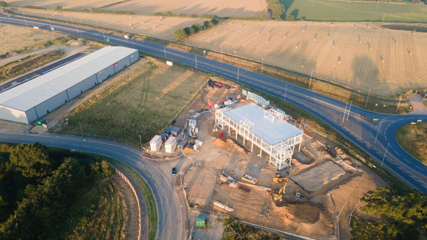 Строительство зарядной станции Norwich Electric Forecourt для электромобилей