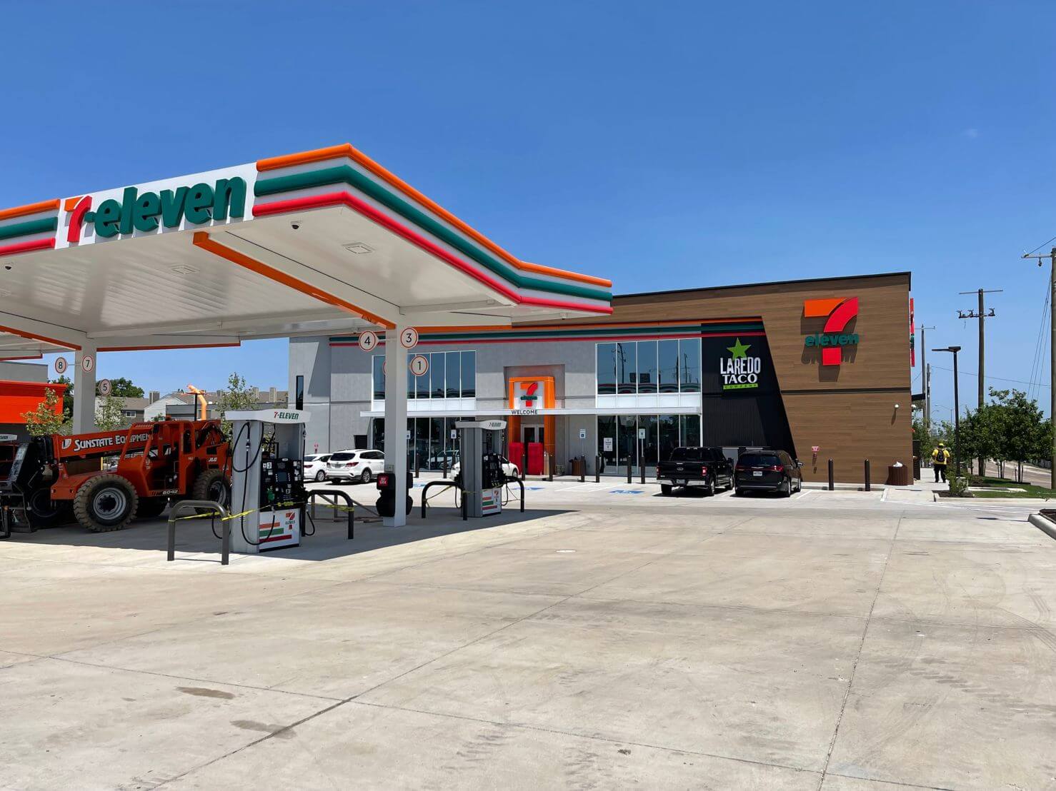 Новый магазин с АЗС 7-Eleven в концепции Evolution Store в Далласе (штат Техас, США)