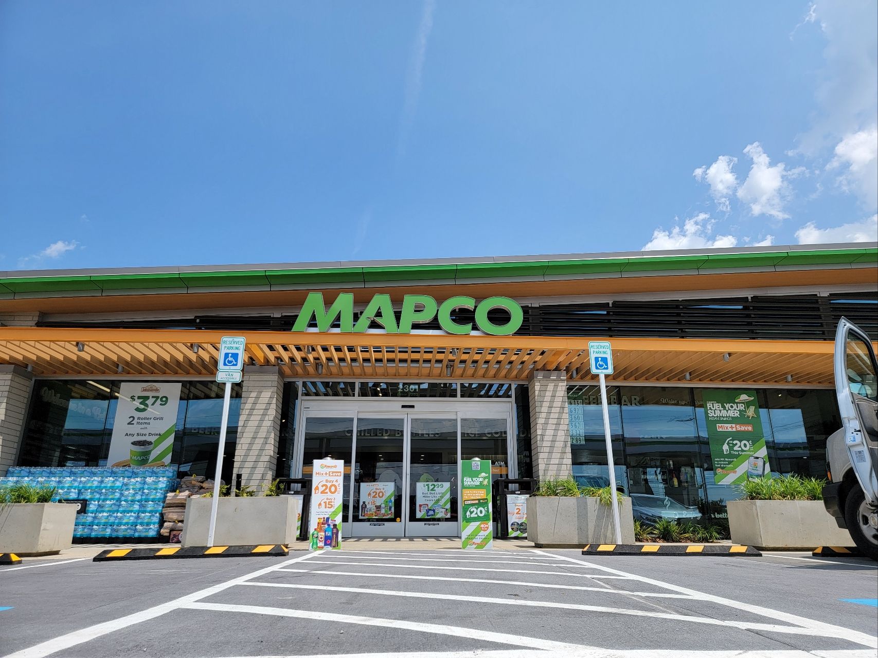 Современный магазин на АЗС MAPCO (США)