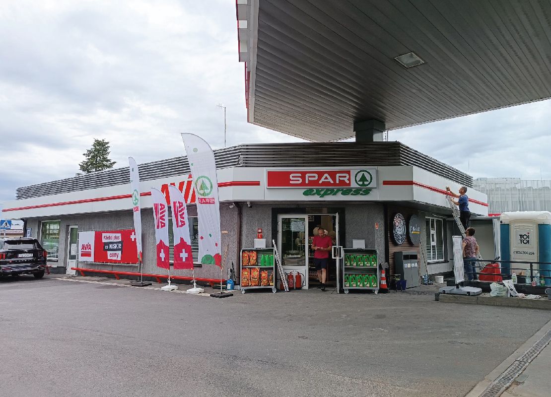 Магазин SPAR Express на АЗС AVIA в Турек (Польша)