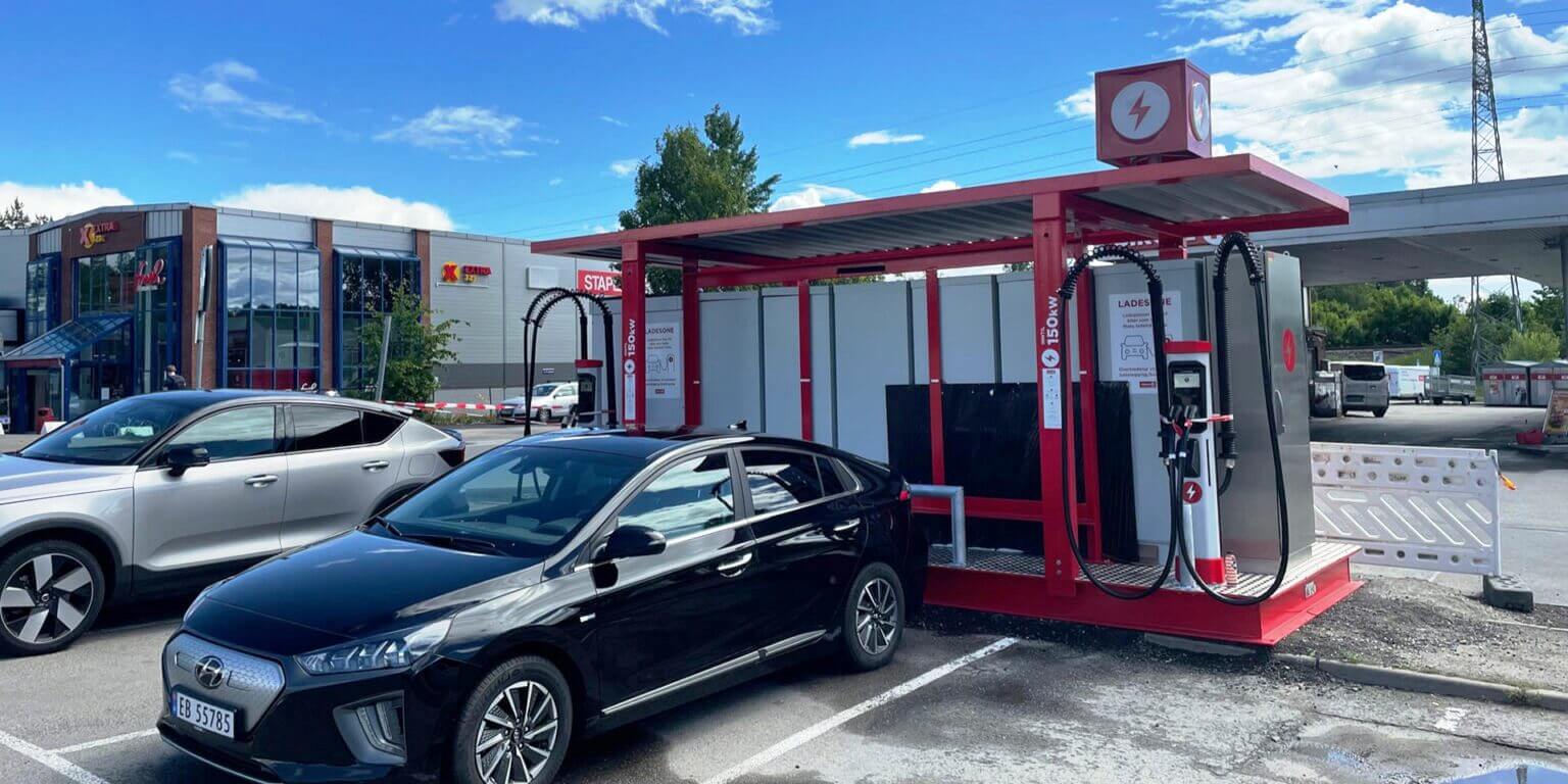 Мобильная зарядная станция для электромобилей ES300 Mobile Super Charger разработана норвежской компанией Elyware