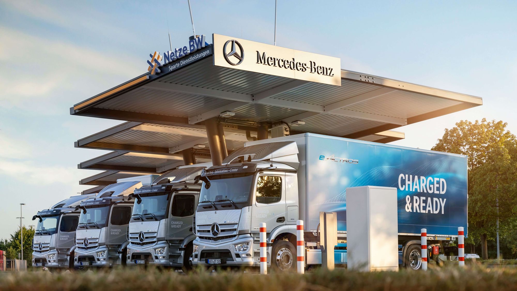 Mercedes-Benz Trucks открывает зарядный парк для электрогрузовиков eTruck Charging Park в Германии