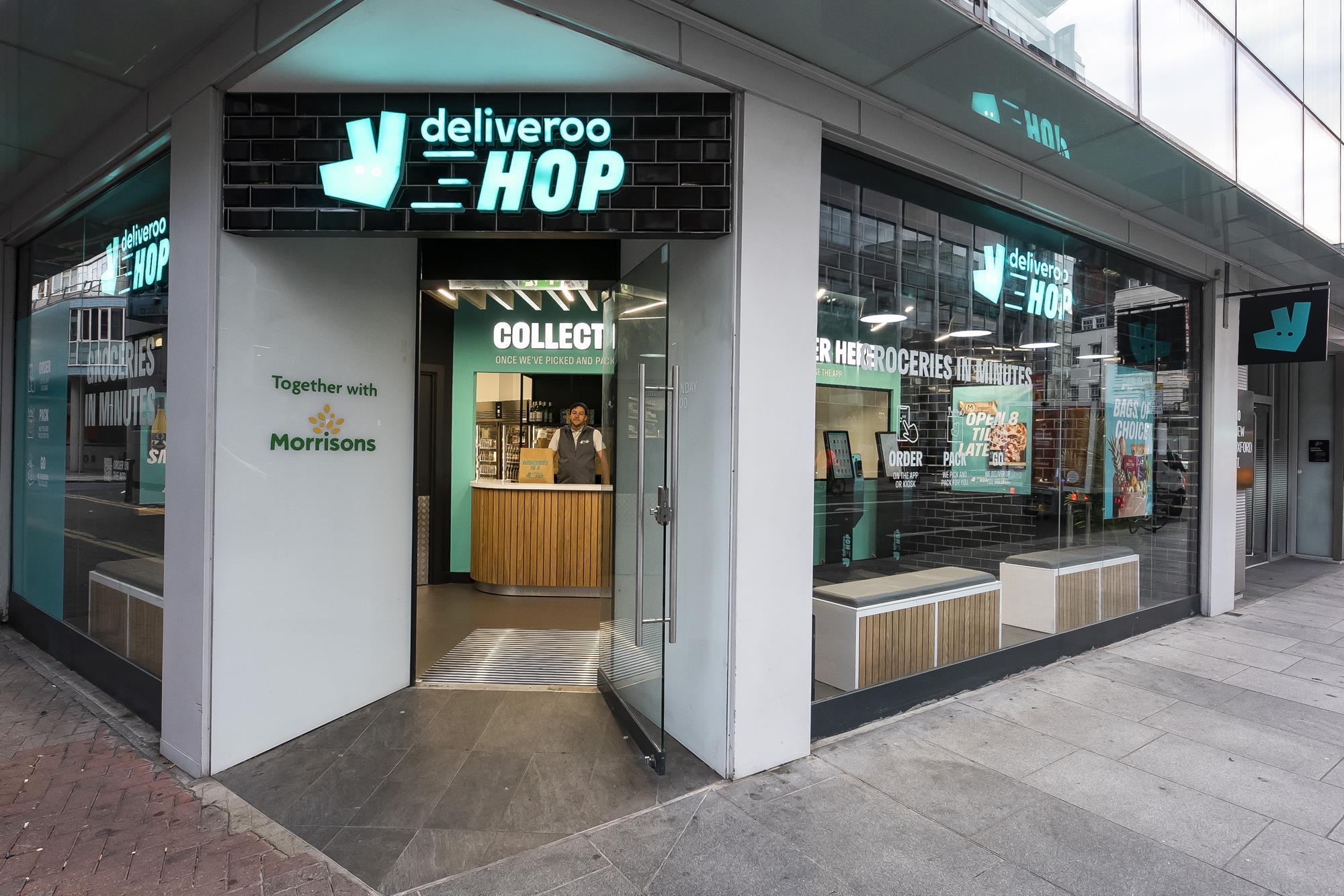 Deliveroo открывает свой первый физический продуктовый магазин, основанный на партнерстве с Morrison