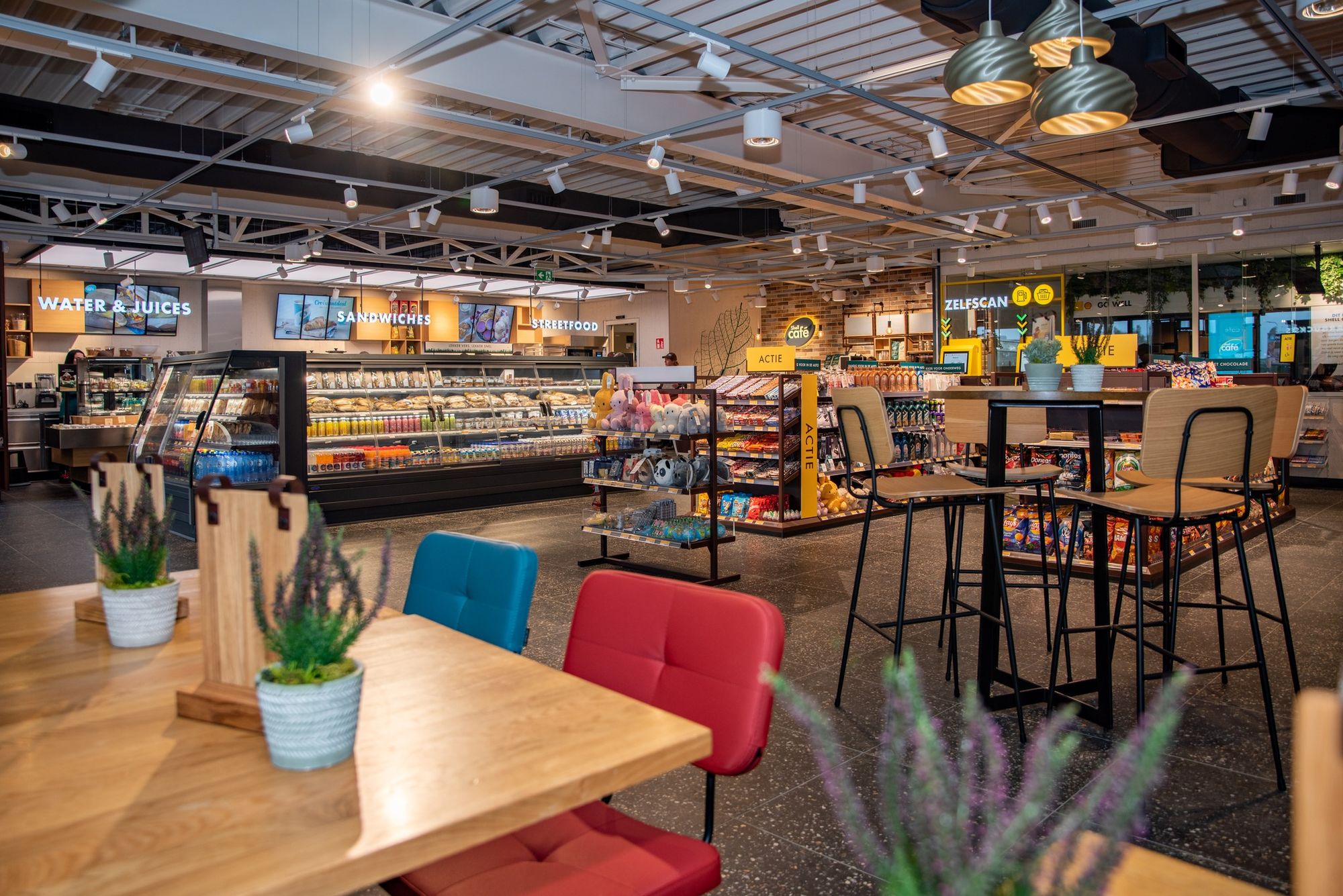  Shell Café на АЗС Shell (Нидерланды) имеет пекарню и фреш-бар с уличной едой