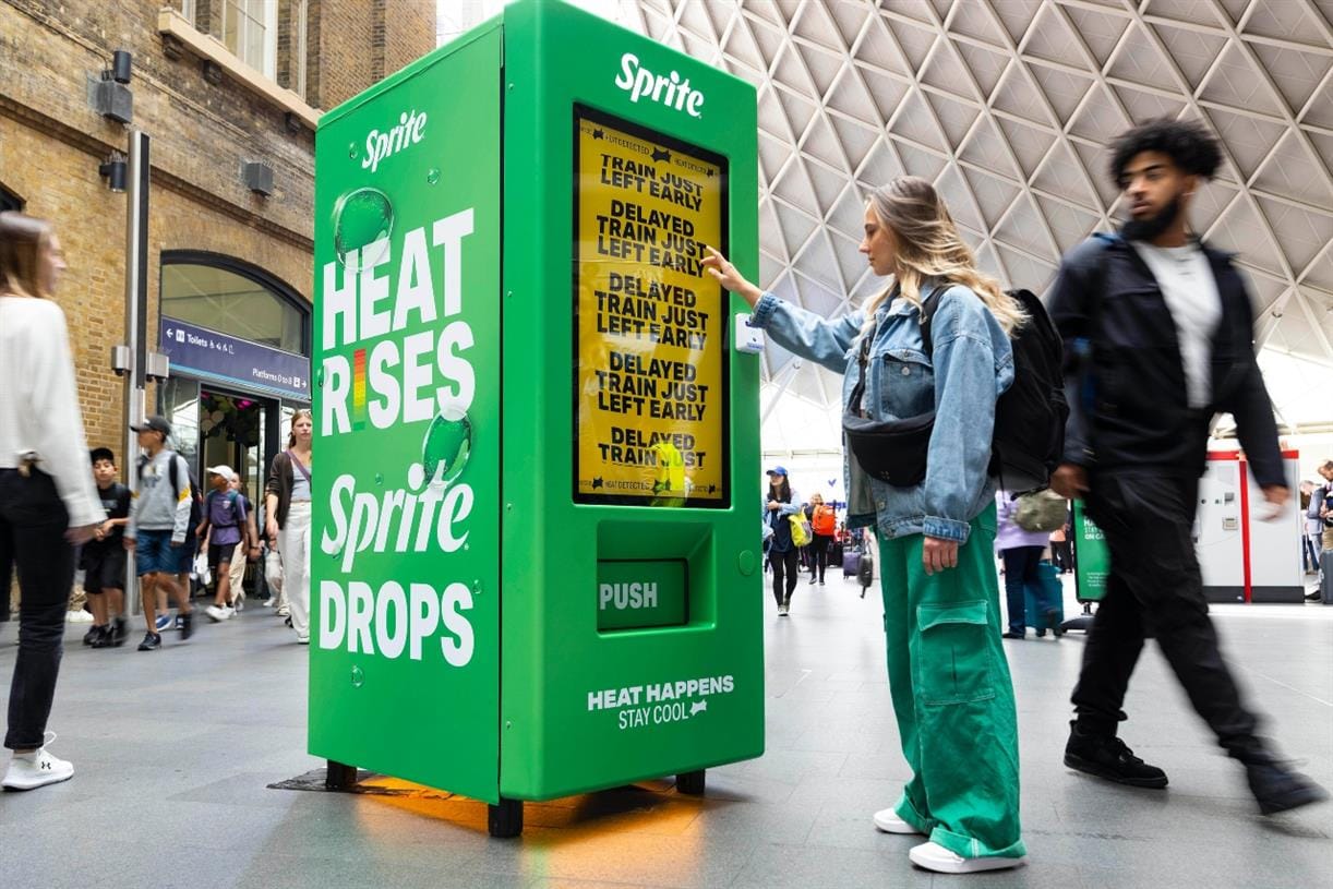Торговый автомат Sprite оснащен интерактивным цифровым экраном, на котором отображается уровень «жары» в любой момент времени
