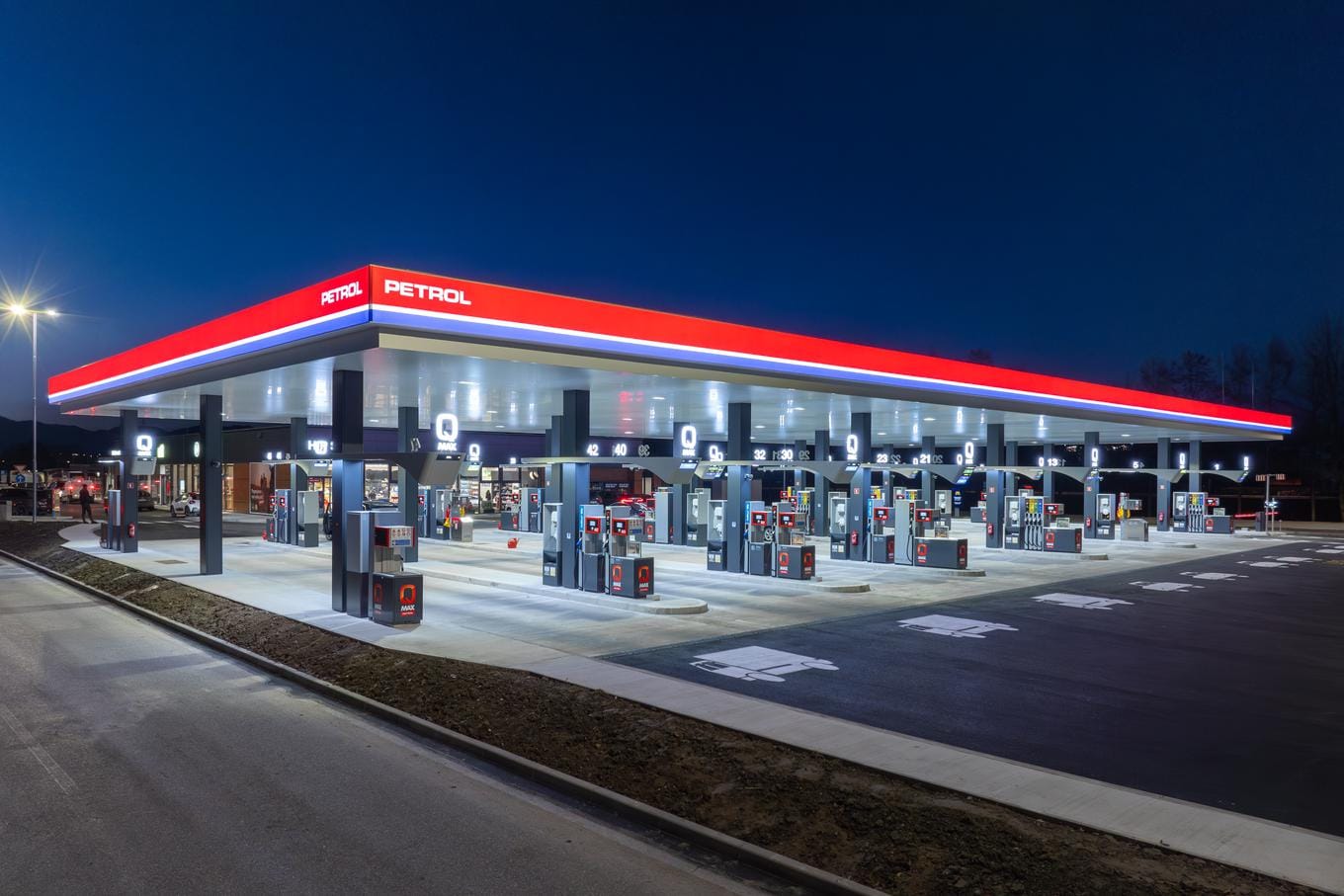 Petrol открыла один из самых современных автозаправочных комплексов в Европе (Словения)