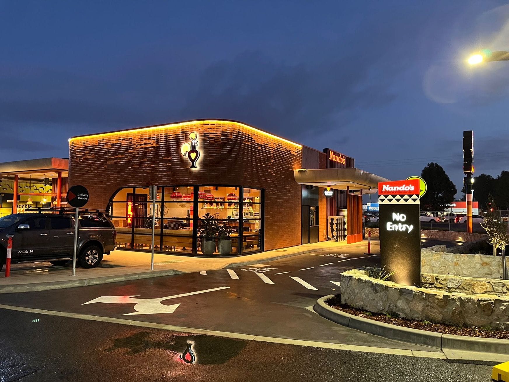 Первый в Австралии ресторан Nando's Drive-Thru