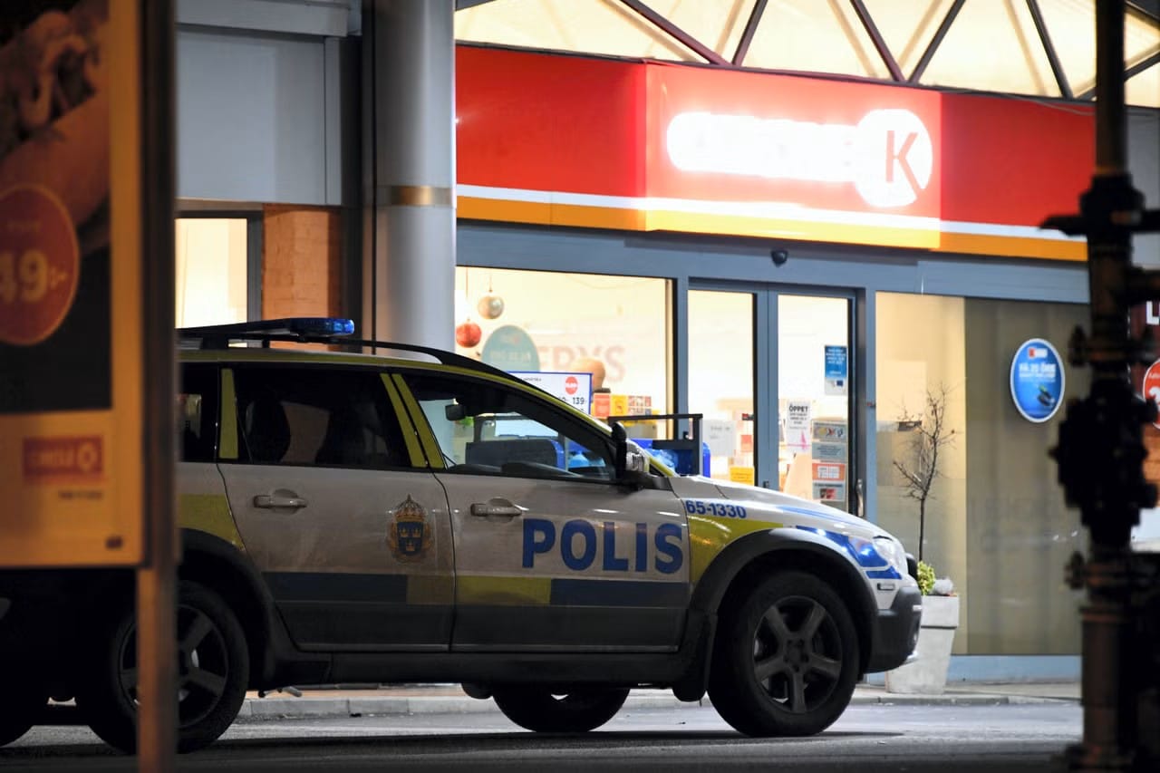 Сексуальные домогательства и угрозы — повседневность для работников сферы услуг в Швеции