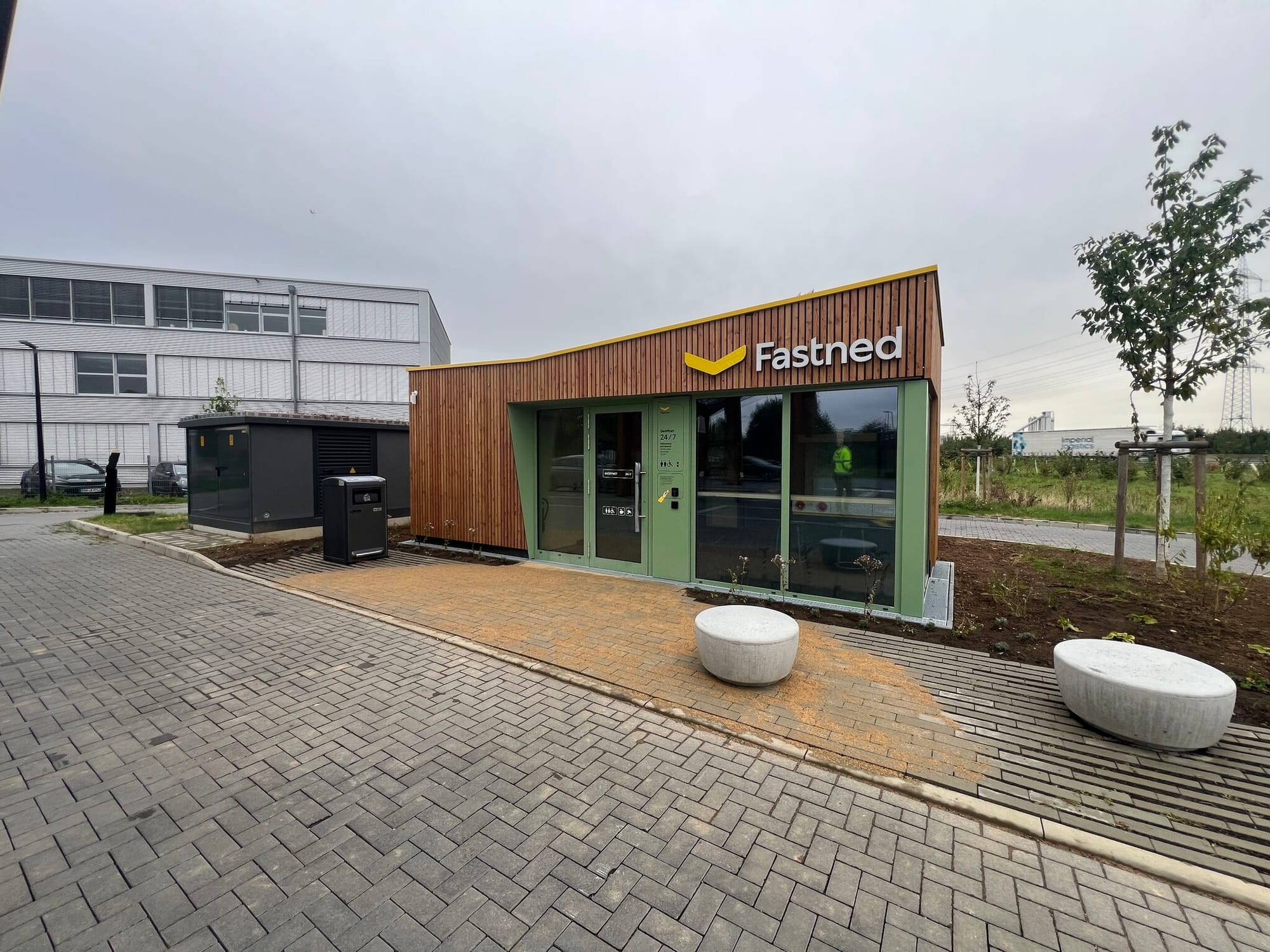 Fastned открыла беспилотный магазин нового поколения на зарядном хабе в Германии