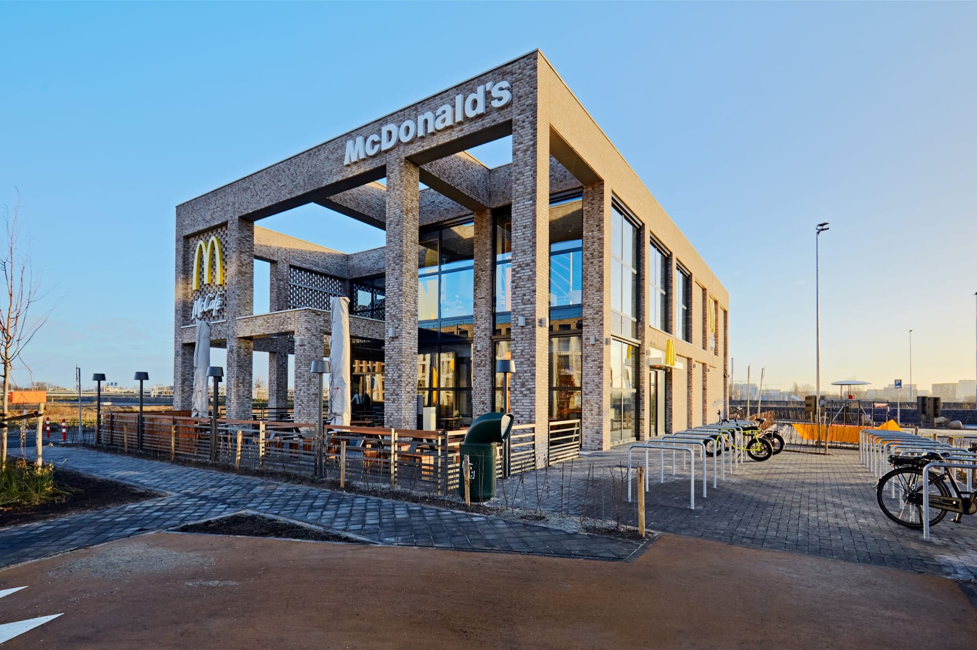 Уникальный ресторан McDonald’s в Нидерландах с подключением к сети низкого напряжения