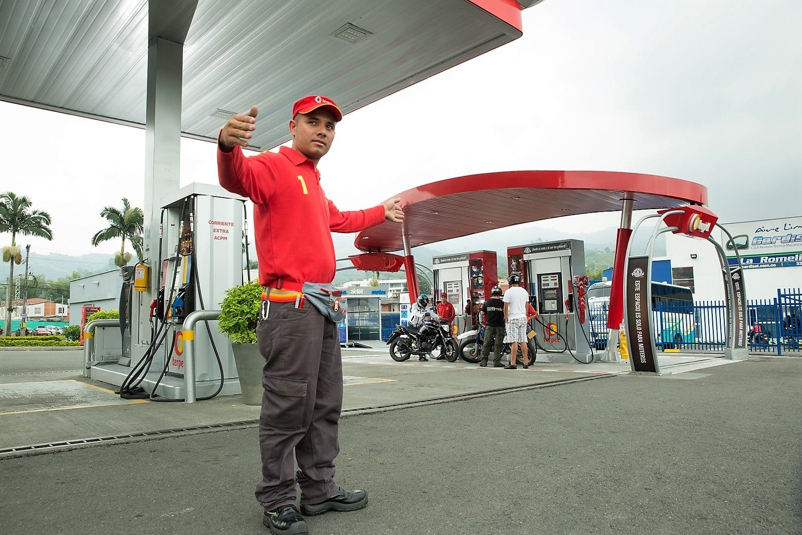 Эксклюзивный формат на АЗС в Колумбии для мотоциклистов