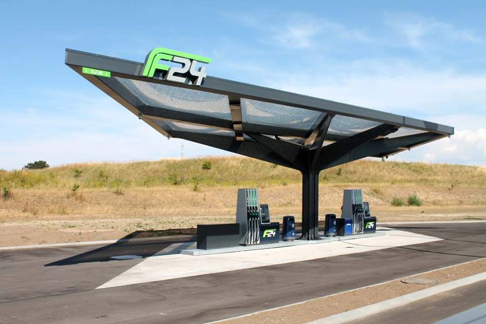 Автоматические станции F24 на шоссе в Дании