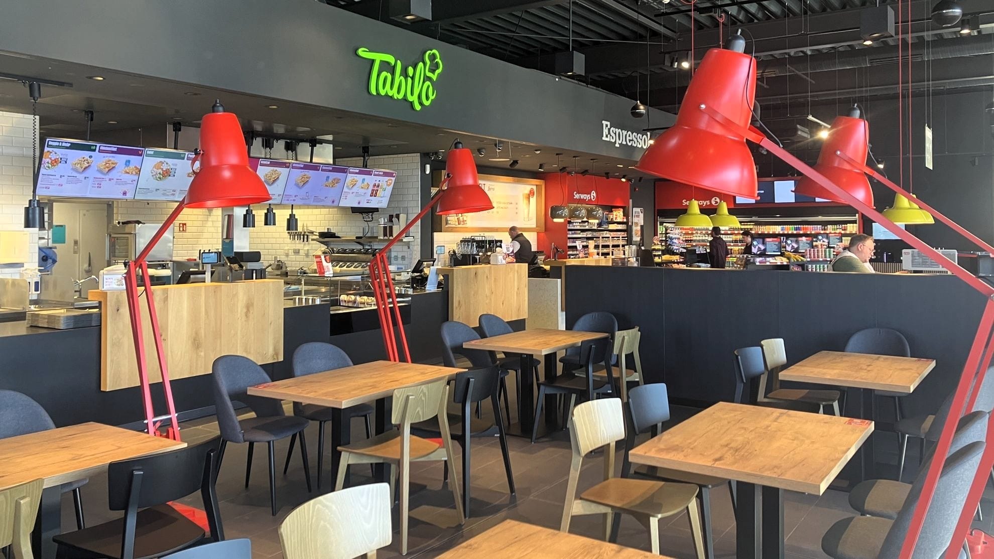 Зона посадки трассового комплекса вместимостью около 80 мест