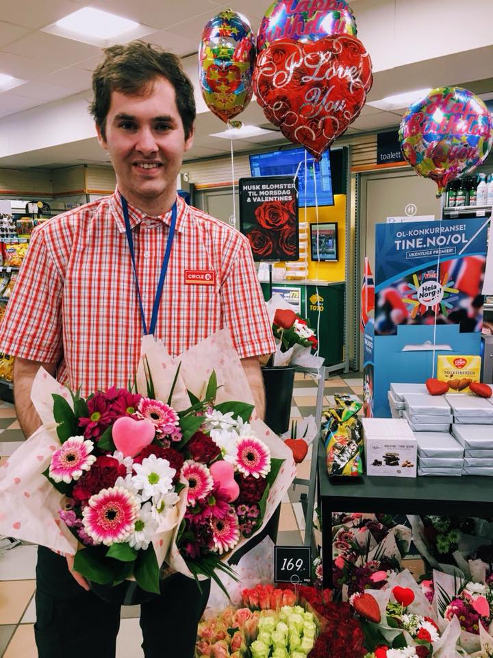 Цветы на АЗС Circle K в Норвегии