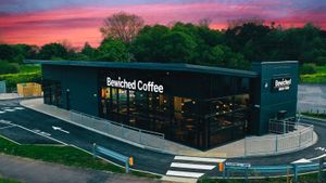 Bewiched Coffee открывает кофейню с автораздачей