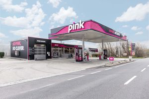 Pink представила новый «розовый» концепт АЗС