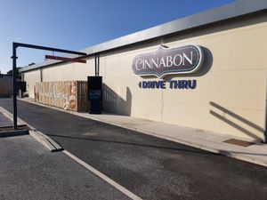 Первый британский Cinnabon с Drive Thru