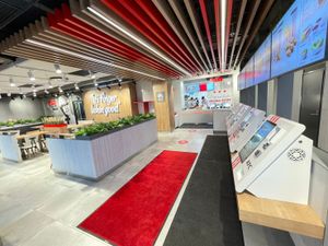 KFC размещает цифровые меню над настольными киосками самообслуживания в Финляндии