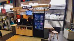 Кофе Stop Cafe на вокзале в Кракове