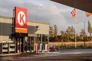 Circle K первой в отрасли выпустила стеклоомывающую жидкость в устойчивой упаковке