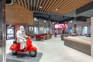 Первый флагман KFC в Италии открылся в Риме и стал крупнейшим в Европе