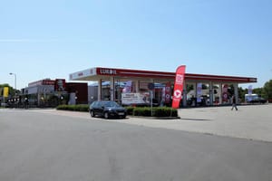 Новый автозаправочный комплекс Лукойл в Польше