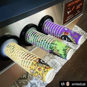 Дизайнерские стаканы повысили продажи кофейных напитков в сети WOG