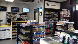 Новый магазин на обновленной «Укрнафте»