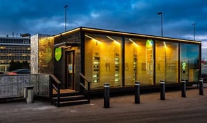 Будущее автоматических станций — робот-заправщик и магазин самообслуживания без персонала