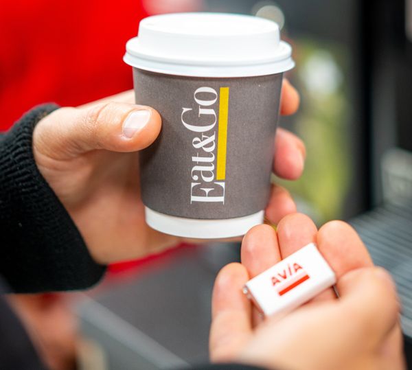 Свежесваренный кофе с сертификатом Fairtrade теперь на AVIA