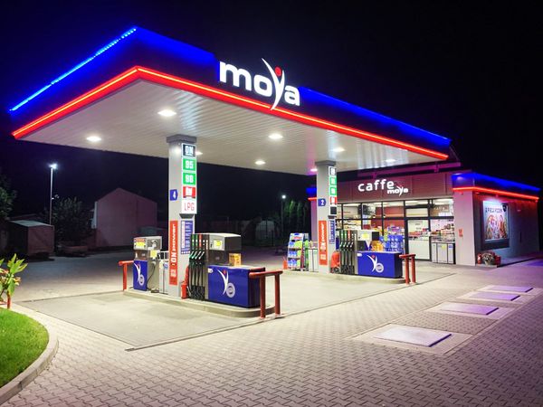 Уже 347 АЗС MOYA