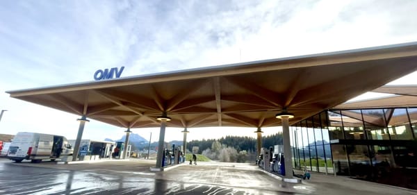 Концепт новой автозаправочной станции OMV в Австрии
