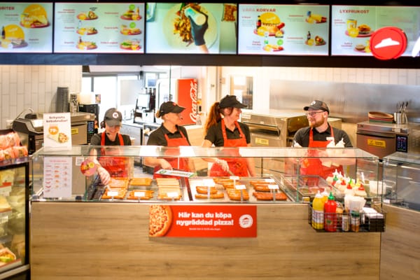 Двое из пяти шведов срывались на персонал АЗС — но немногие сожалеют об этом