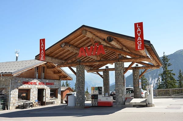 Автозаправочная станция AVIA на высоте 1850 метров