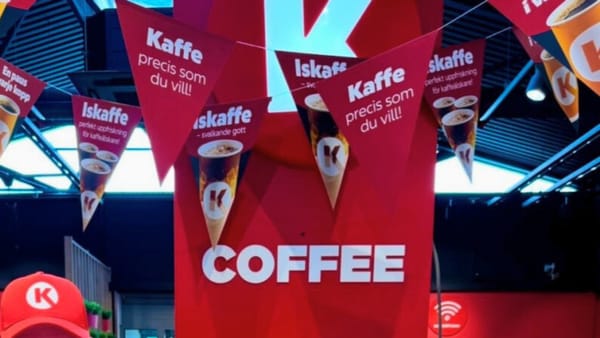 Зачем Circle K в магазинах использует подвесные POS-конструкции