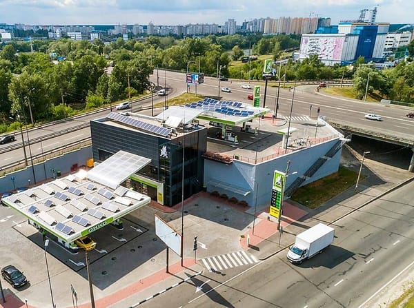 Сеть ОККО открыла самый высокий автозаправочный комплекс в Украине