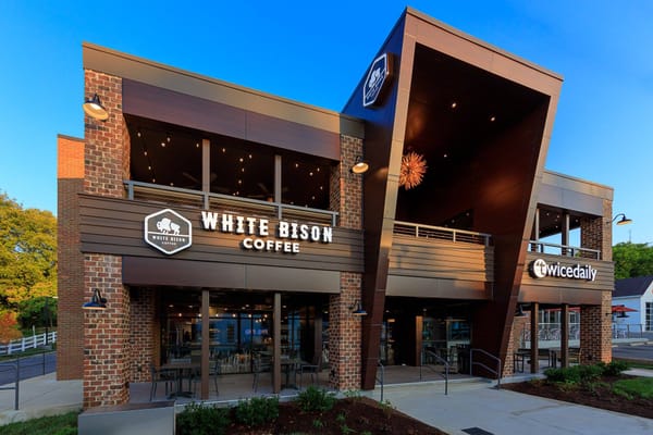 Кофейня и магазин открыли совместную торговую точку