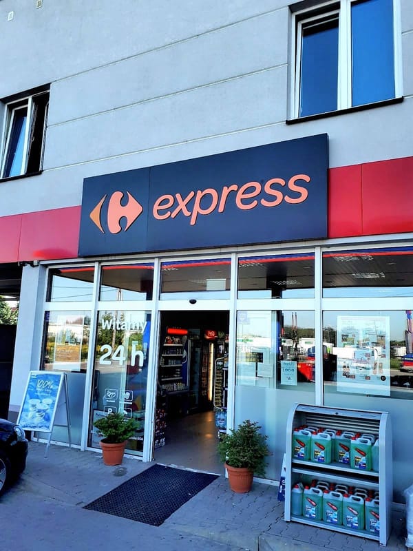 Carrefour Polska внедряет новую концепцию франчайзингового магазина для cетей АЗС